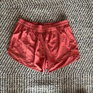 Lululemon Hotty Hot lined 4” inseam womens shorts